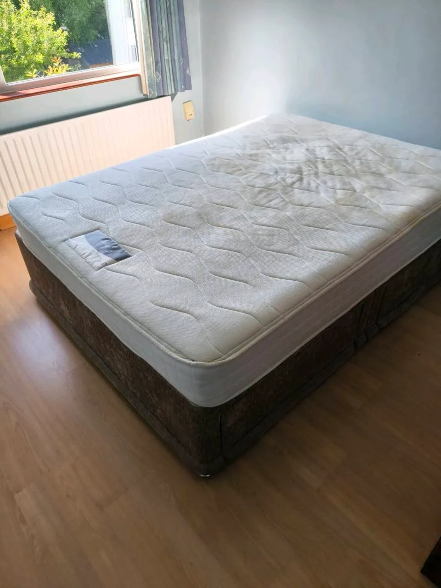 Free to take away Divan Bed & Mattress (King Size)