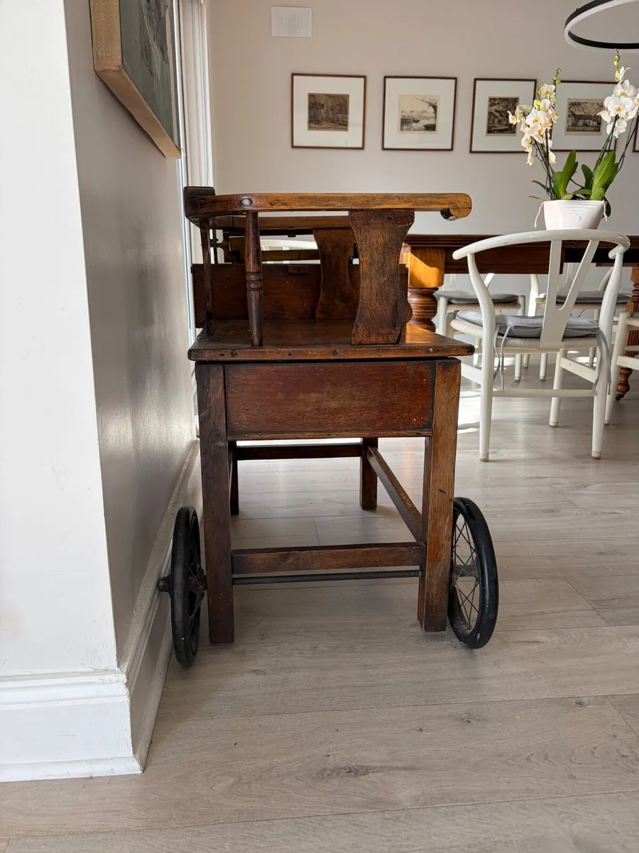 Antique jockey scale - Image 1