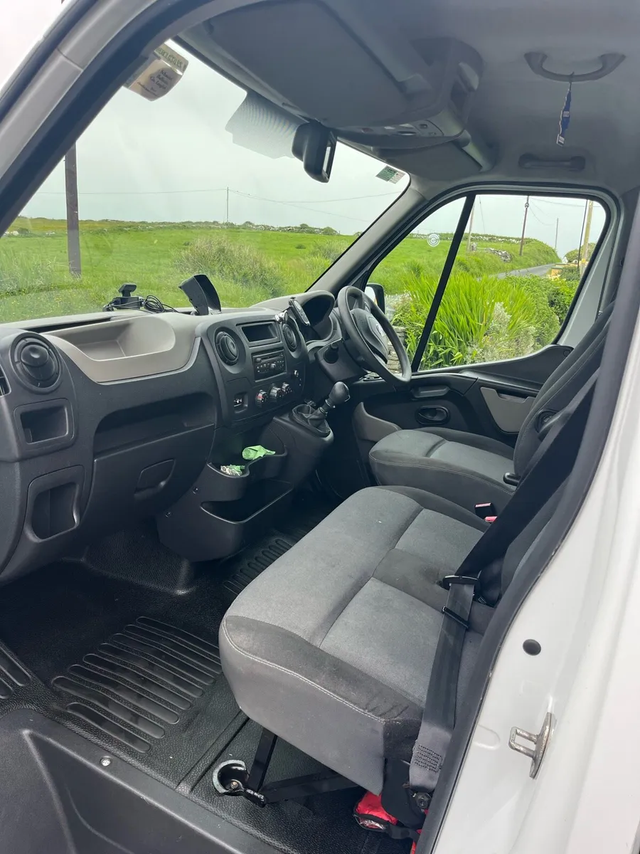 Camper Van - Image 4