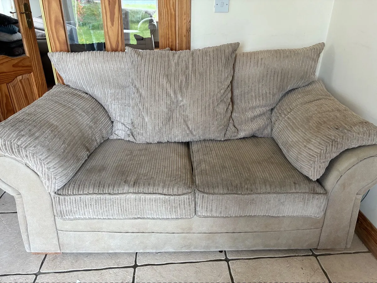 Suite of furniture - Image 2