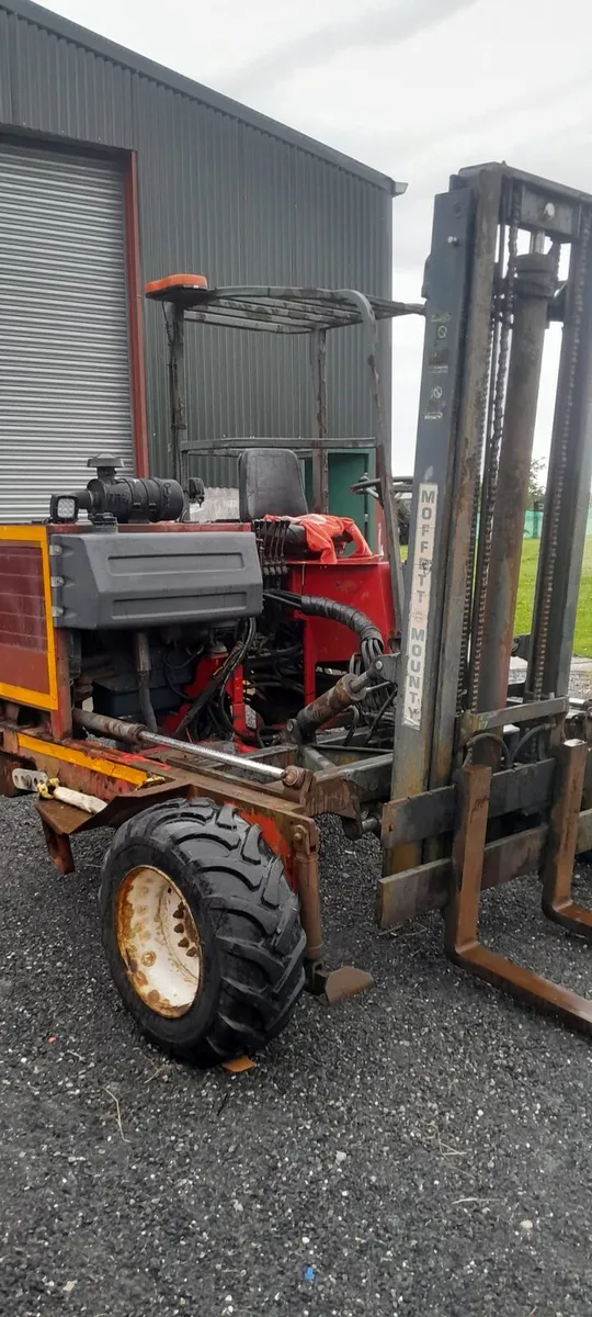 Moffett Forklift - Image 2