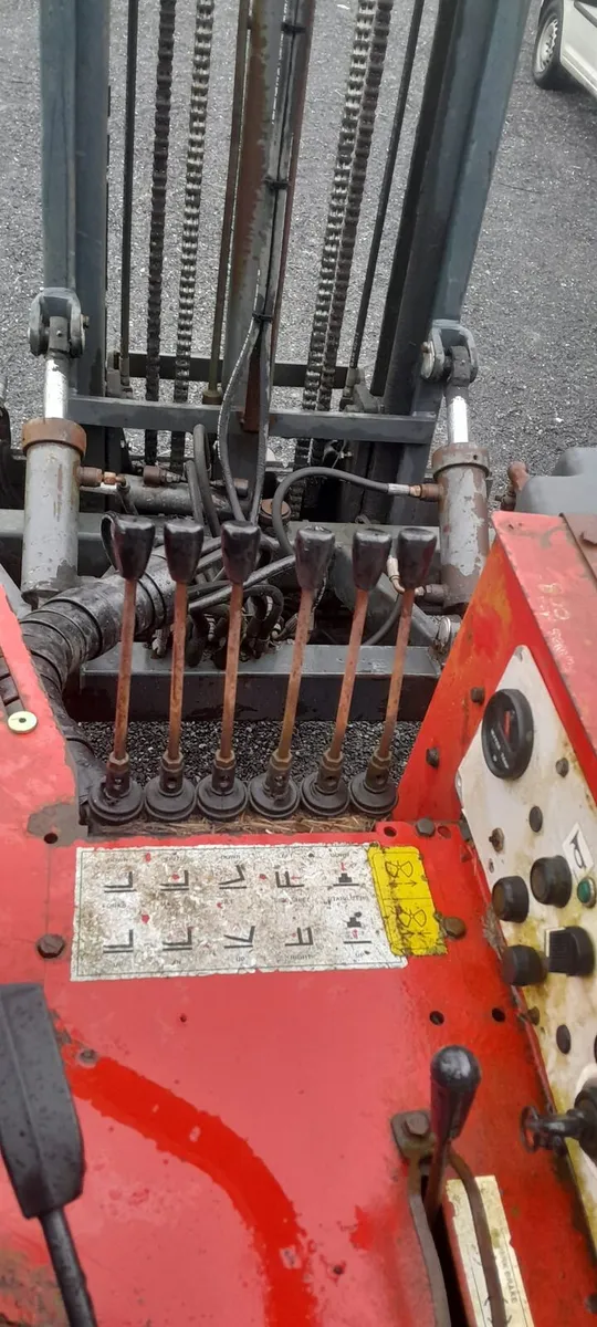 Moffett Forklift - Image 4