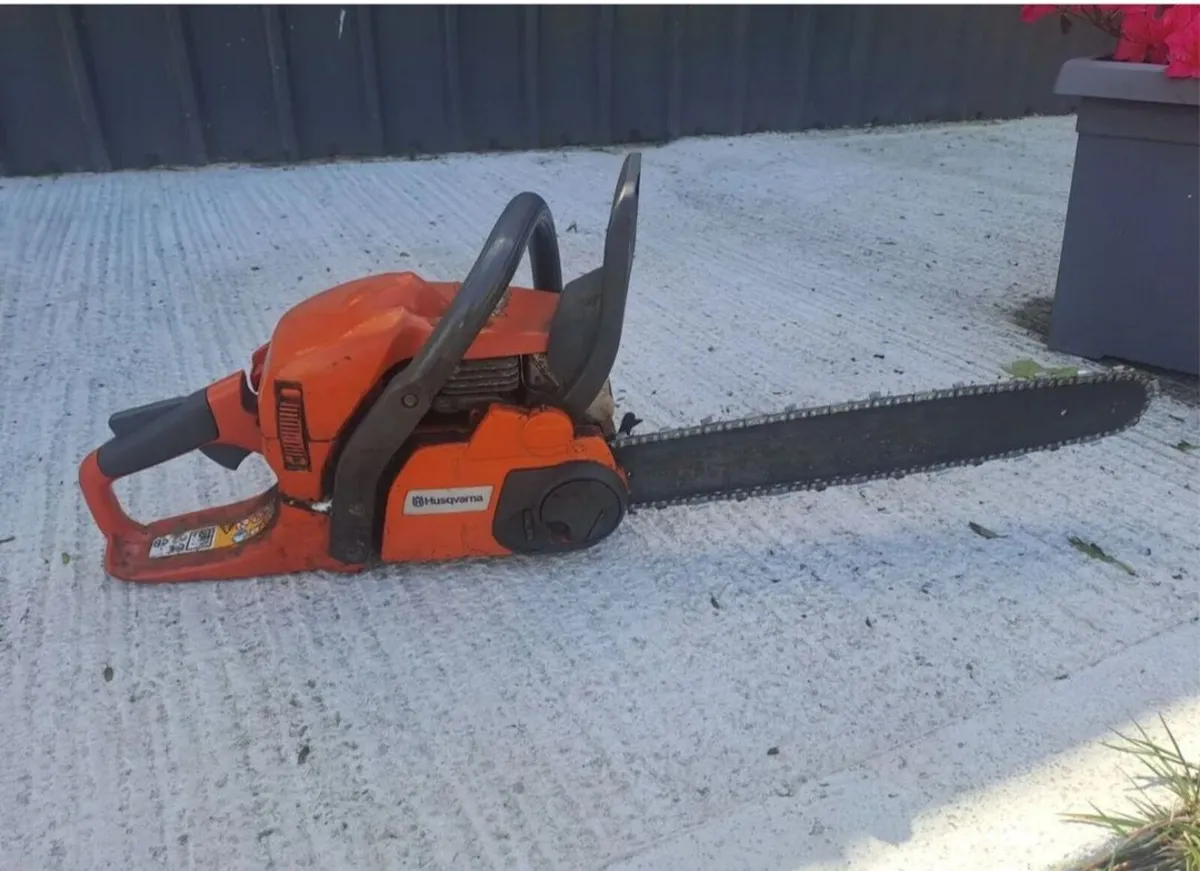 Chainsaw husqvarna 445 - Image 1