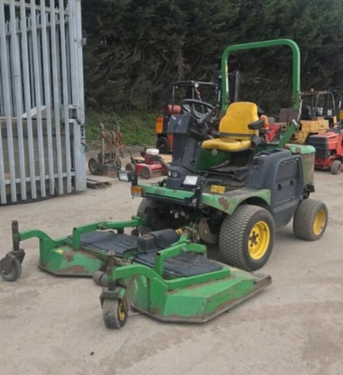 John Deere Outfront Diesel Mower 1445 - Image 1