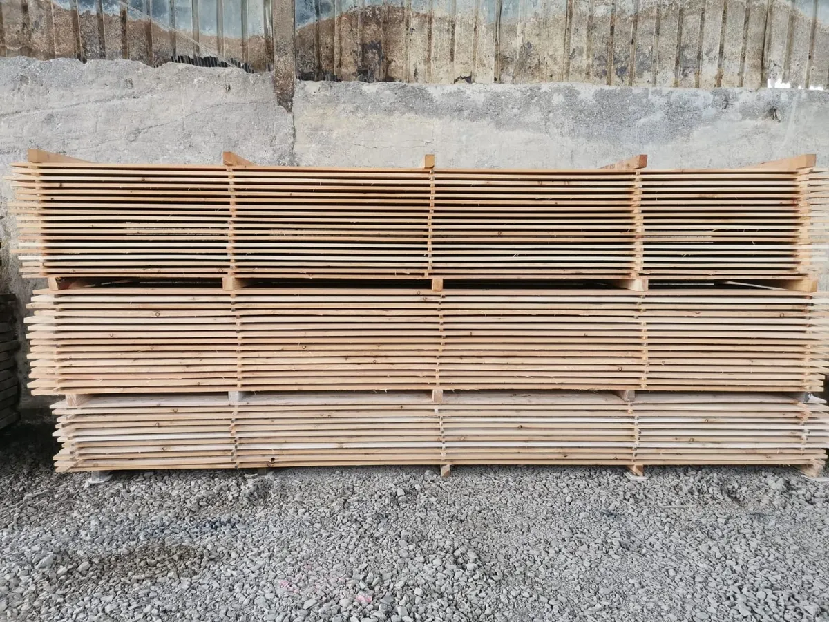 Larch off-saw cladding - Image 2