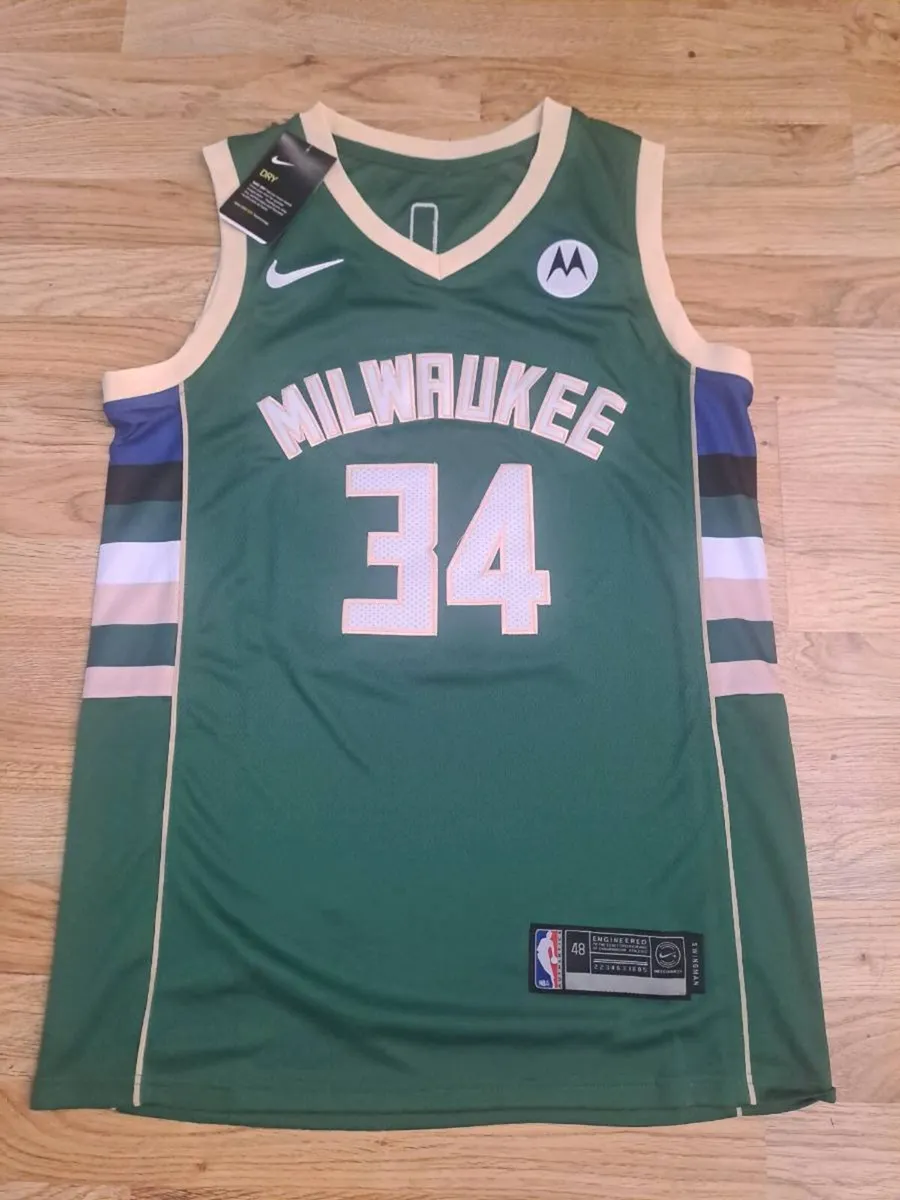 Basketball jersey - Image 1