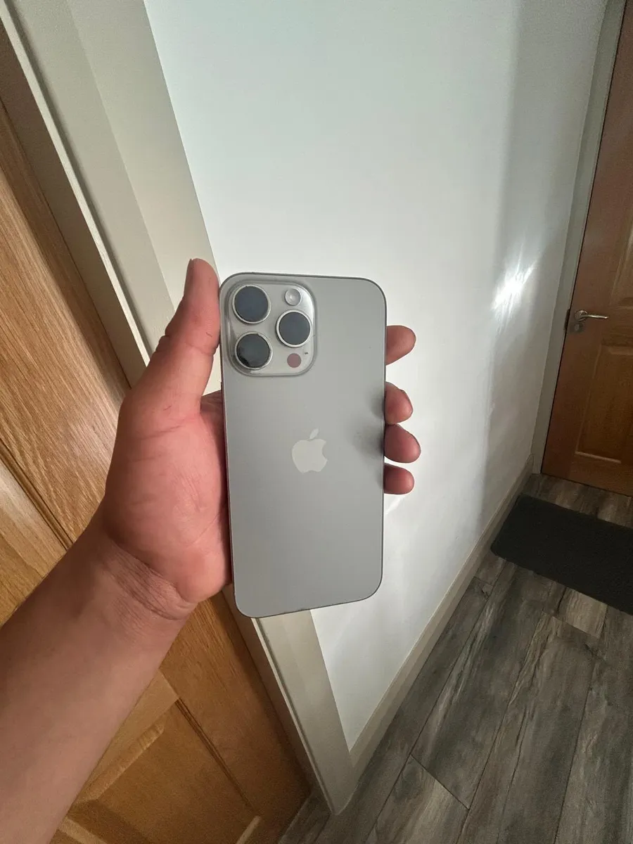 iPhone 16pro Max - Image 1