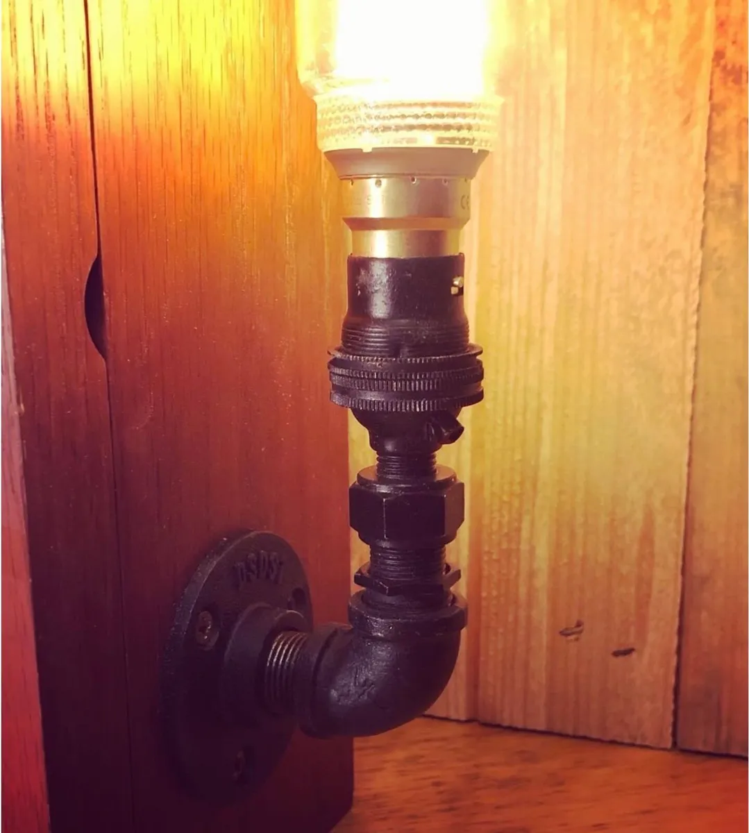 Whiskey box lamp. - Image 3