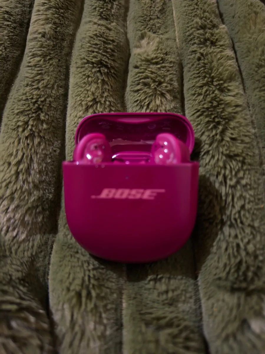 Bose Quiet comfort ultra earbuds 2 - Image 2