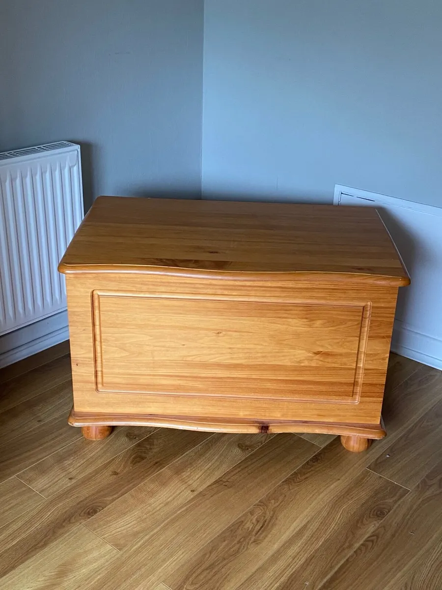 Solid Pine Blanket Box  Storage Chest - Image 3
