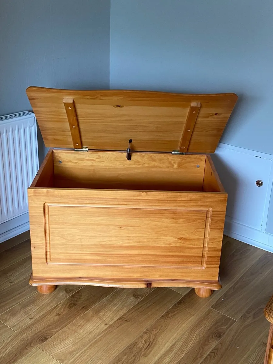 Solid Pine Blanket Box  Storage Chest - Image 1