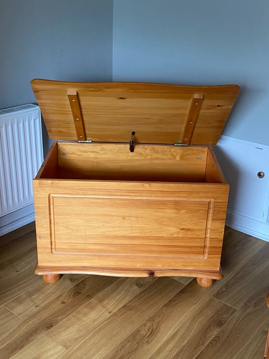 Solid Pine Blanket Box  Storage Chest - Image 2