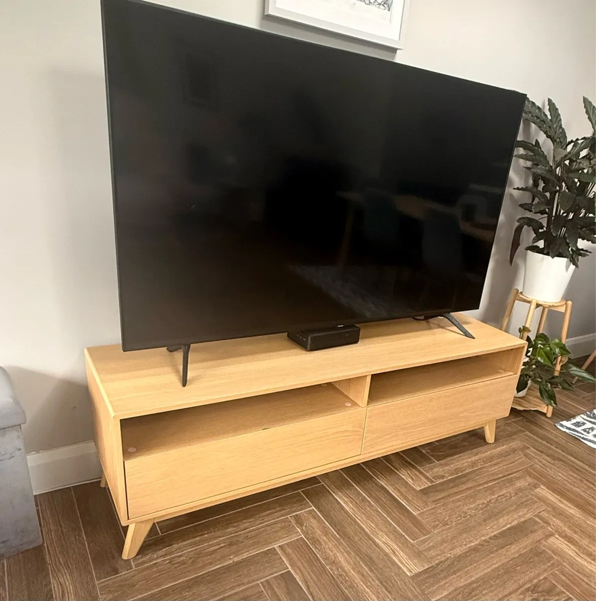 Oak TV Unit - Image 2