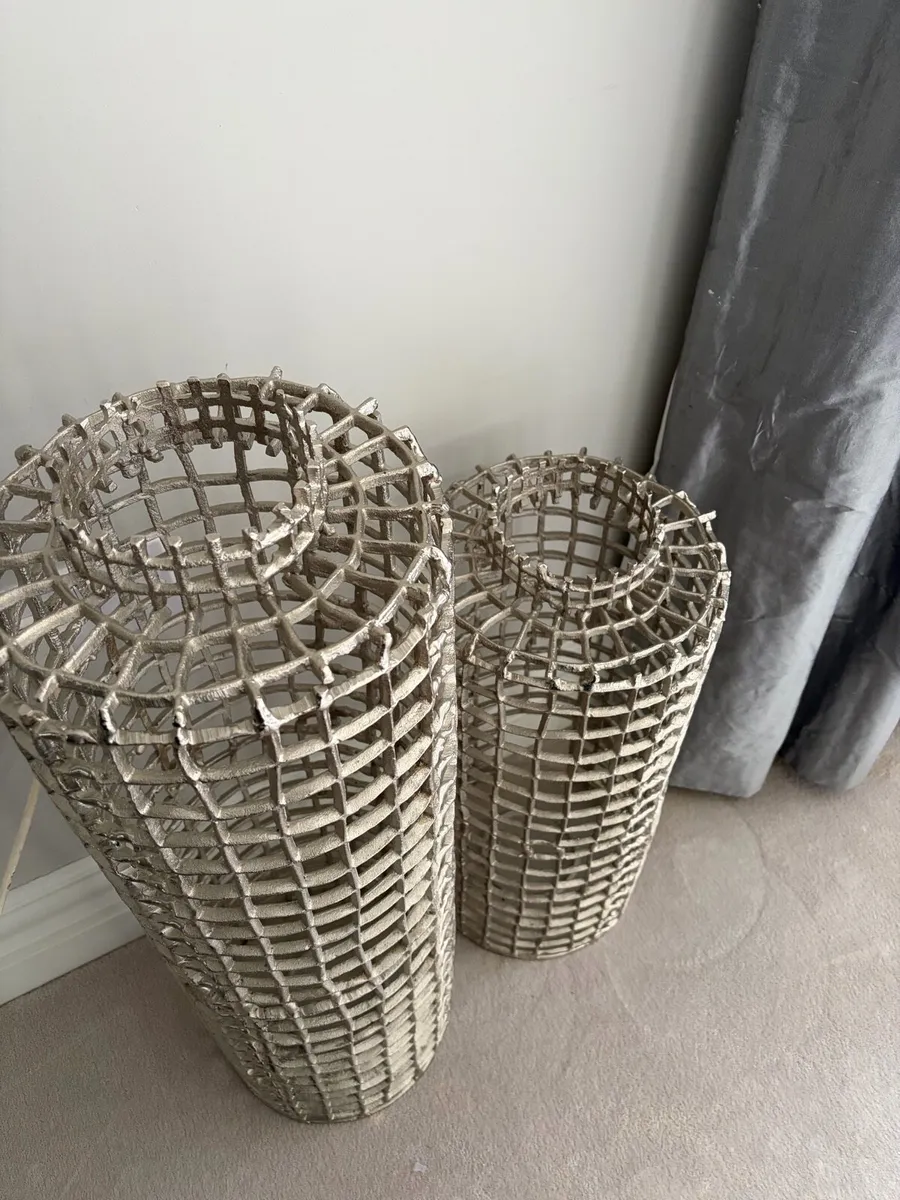 Large silver metal decor items - Image 2