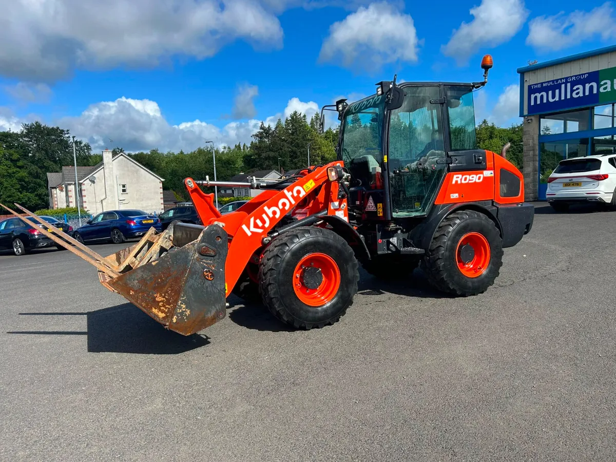 2023 Kubota R090 Forks / Bucket / AC - MULLAN - Image 1