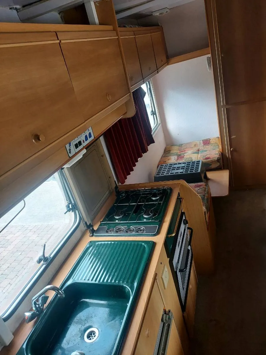 Motorhome - Image 4