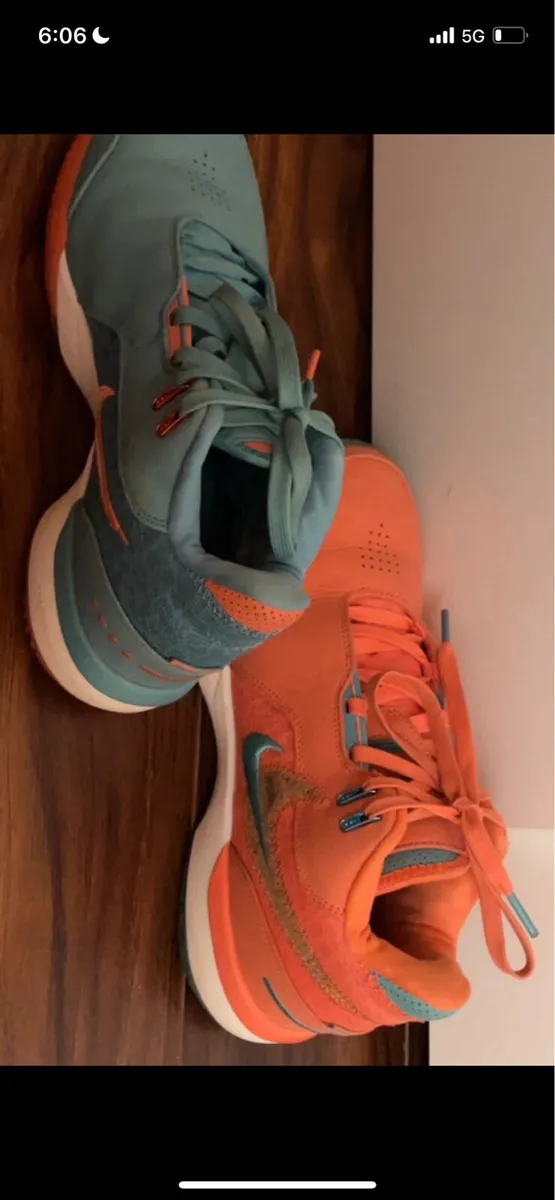 Le Bron Basketball shoes - Image 2