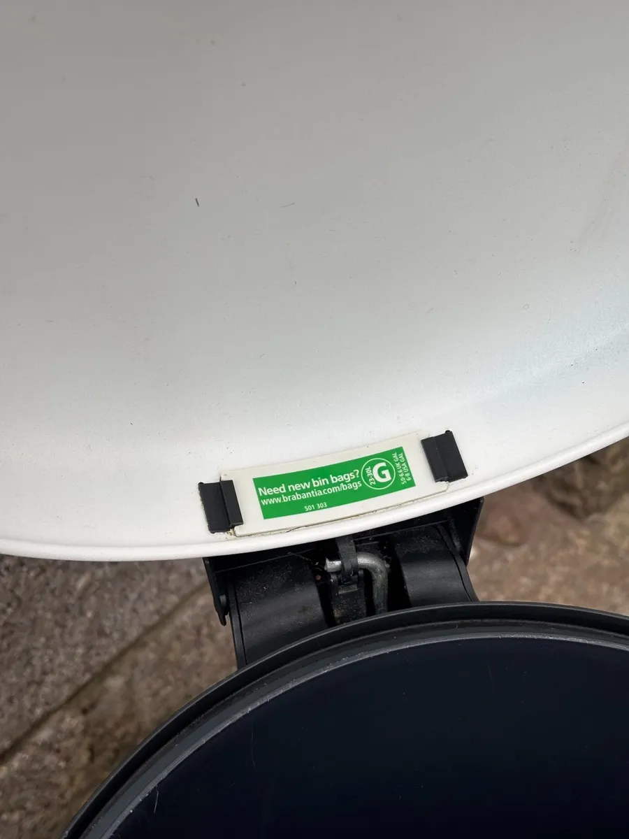 Brabantia 30L Bin - Image 3