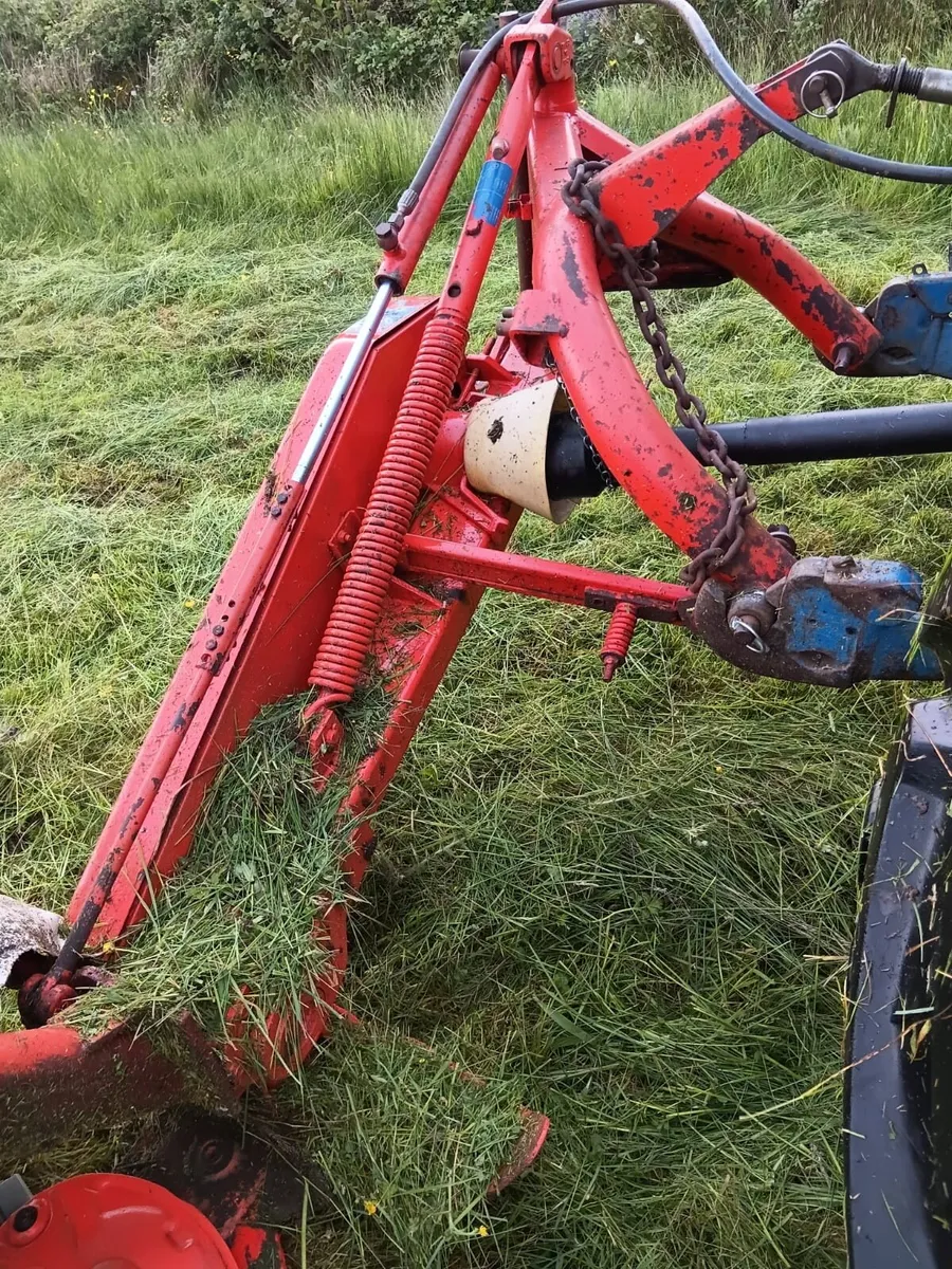 Kuhn 5ft 6 mower - Image 3