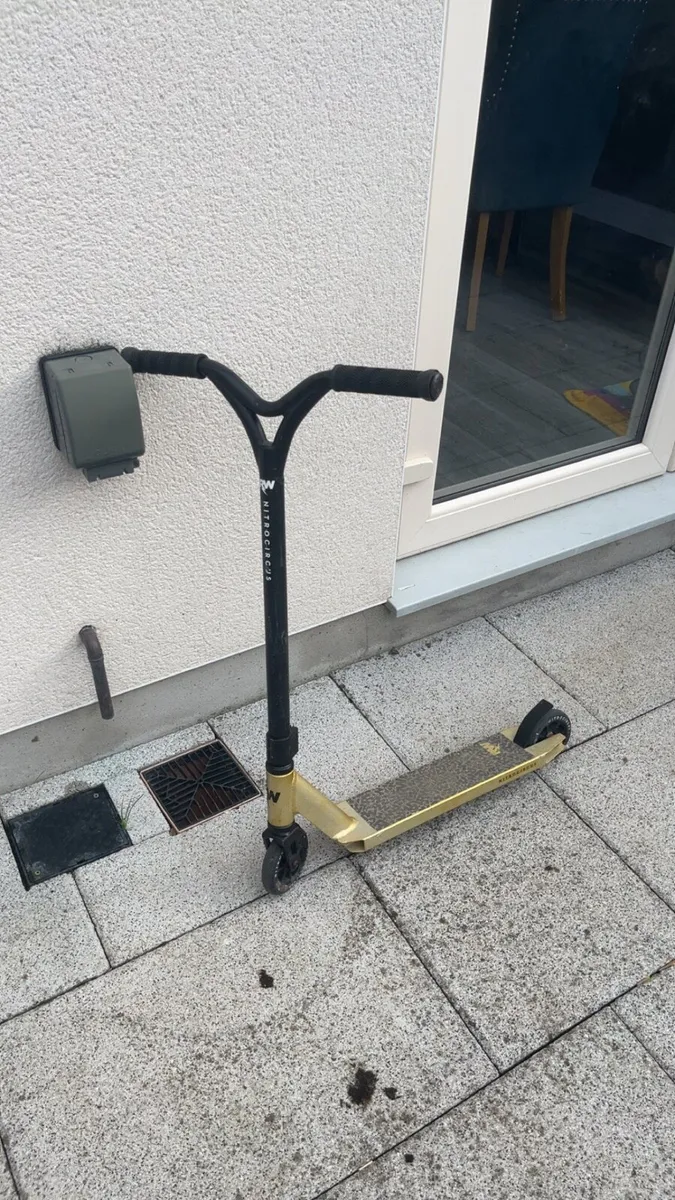 Stunt scooter - Image 1