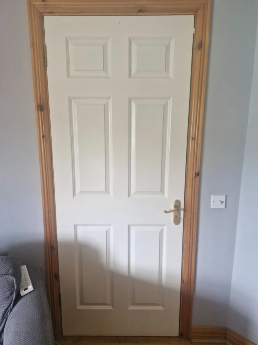 White Doors 80×32 - Image 1