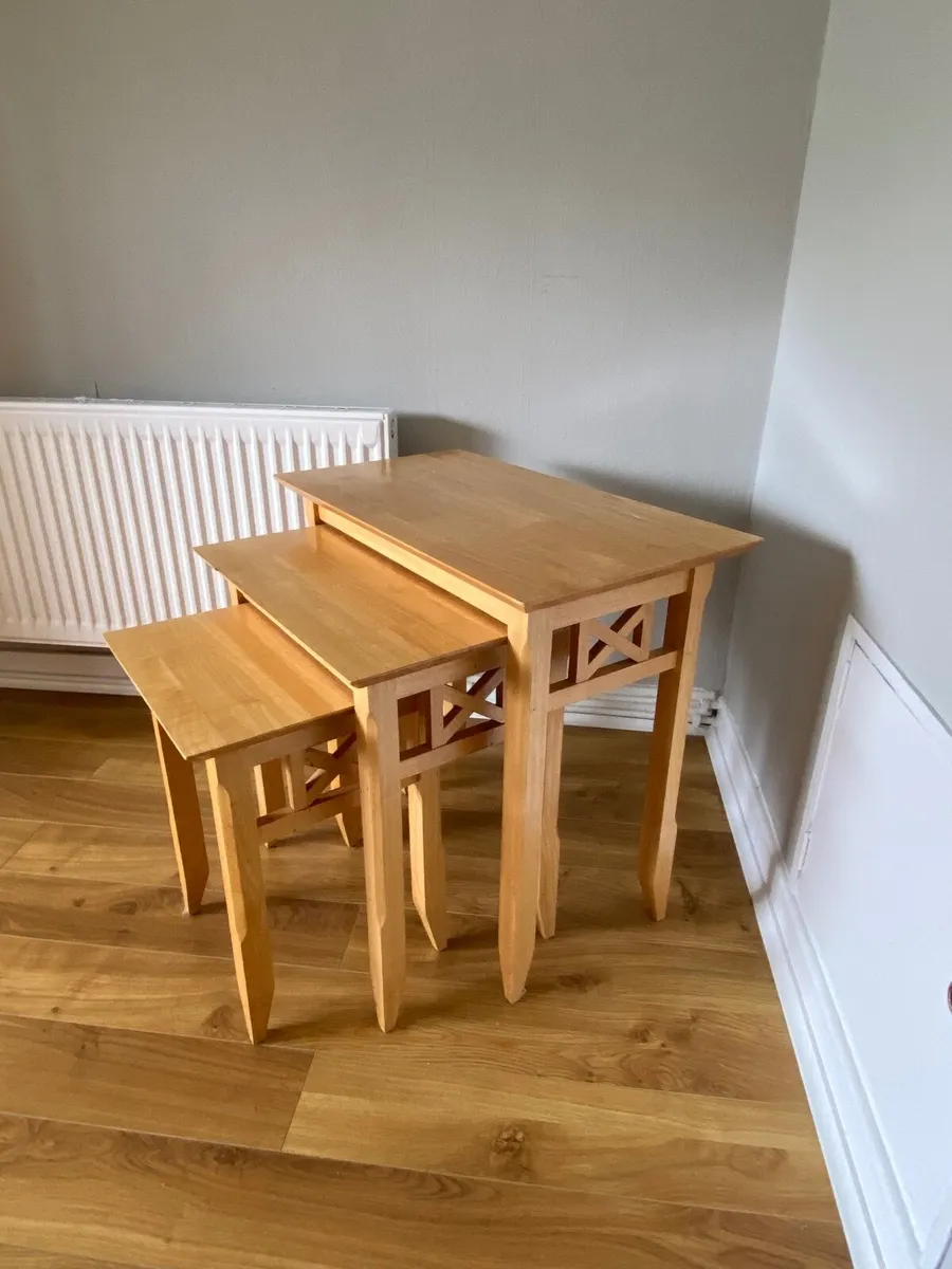 Set of 3 Nesting Tables - Image 2