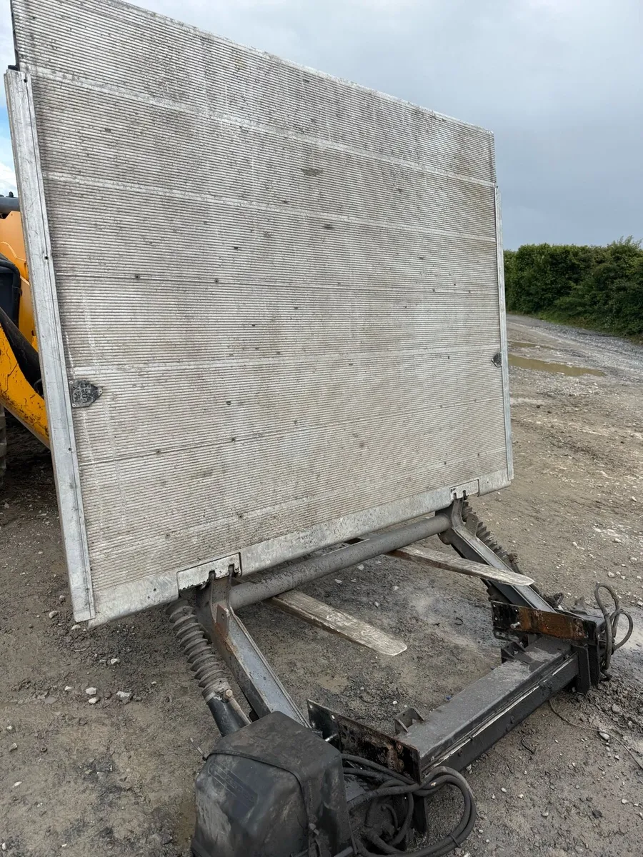Zepro tail lift - Image 1