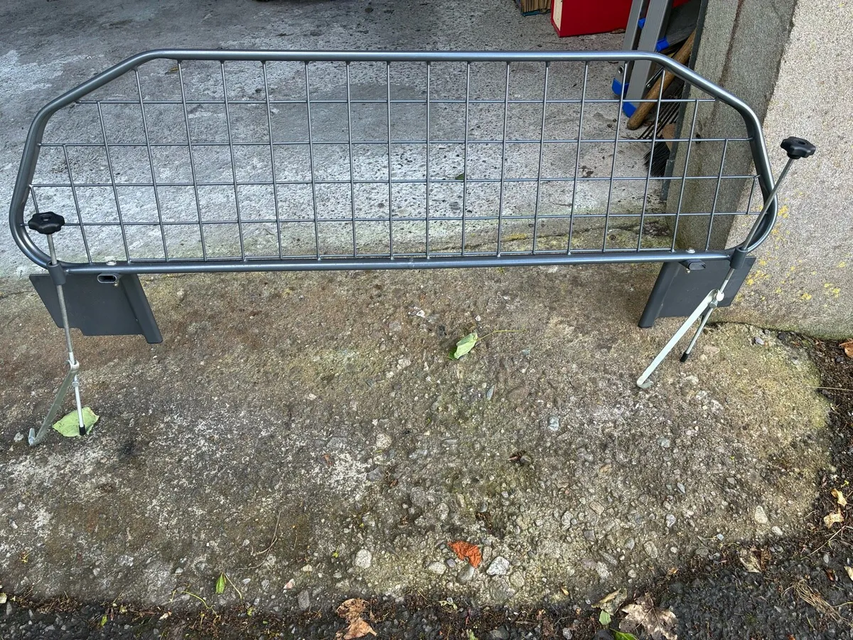 Dog Guard VW Golf 2012 to 2020 - Image 1
