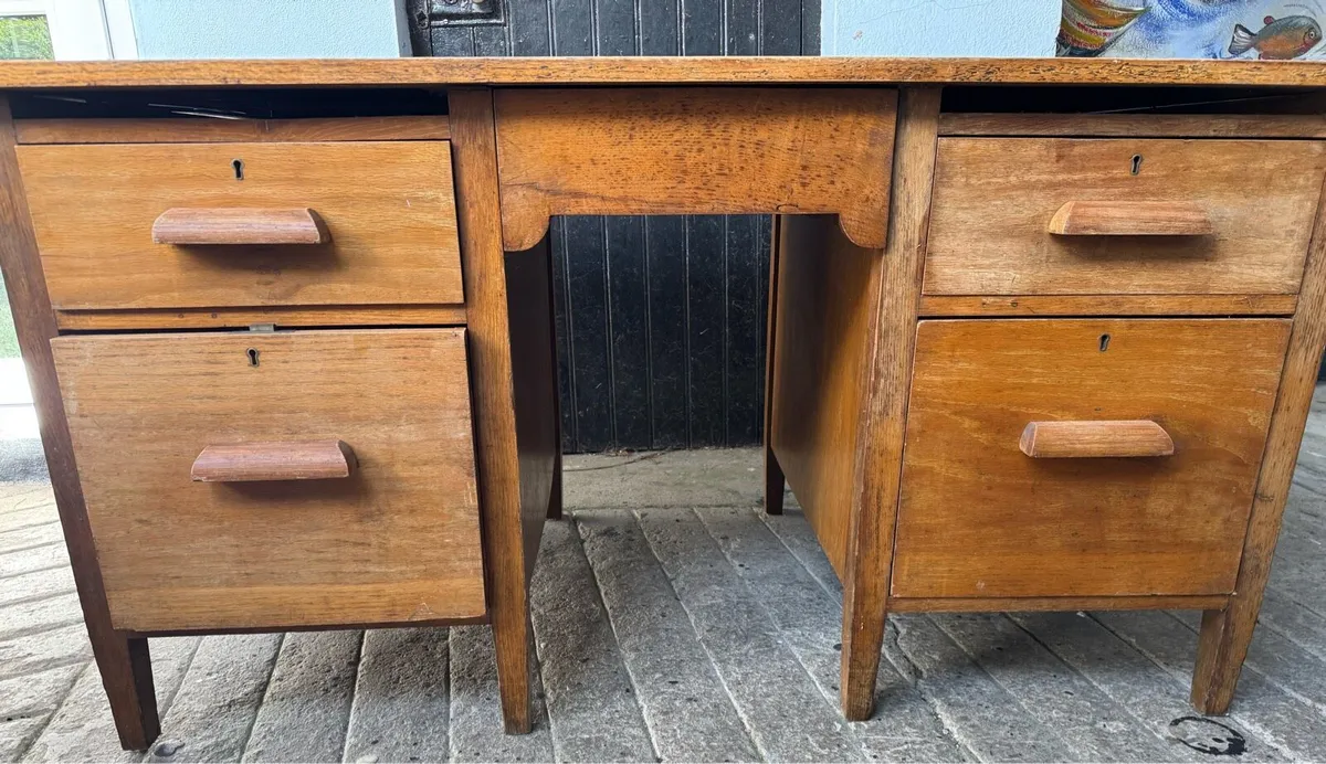 Desk - Image 3