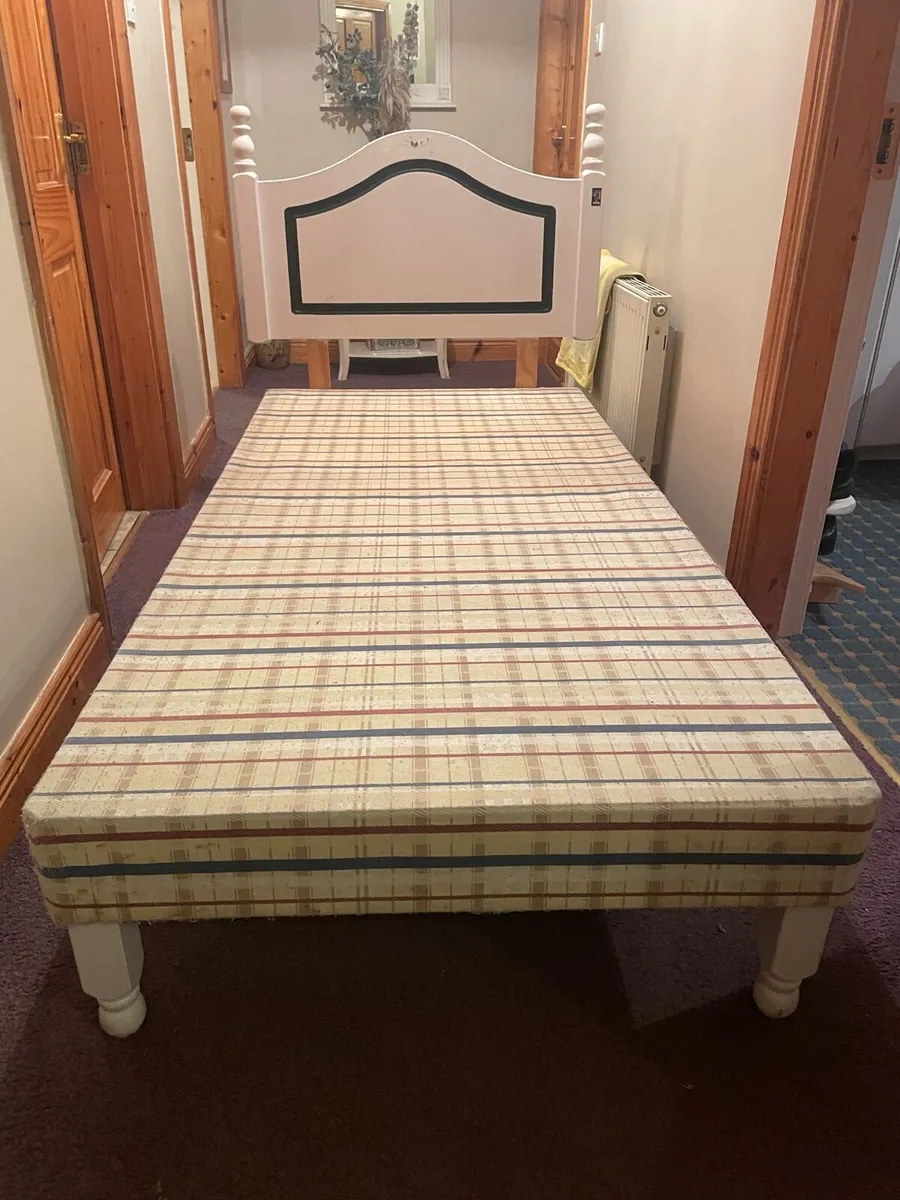 Bed - Image 1