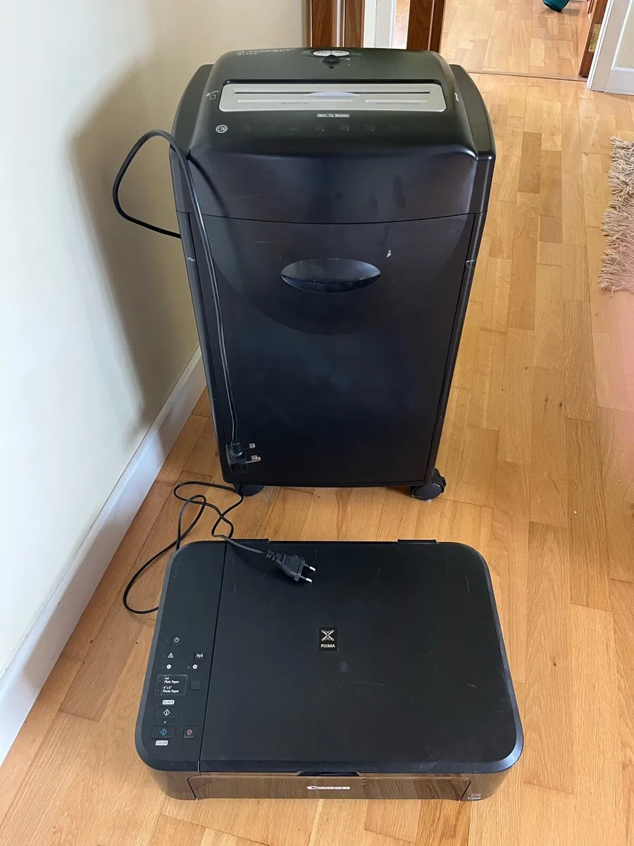 Paper shredder and printer - Image 1