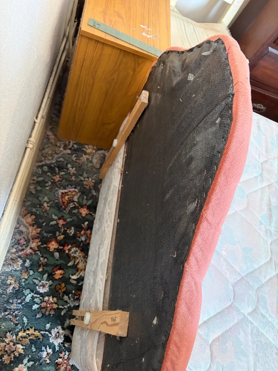 Bed and mattress - Image 2