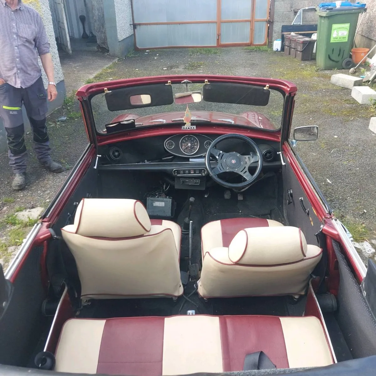 Mini Convertible - Image 2