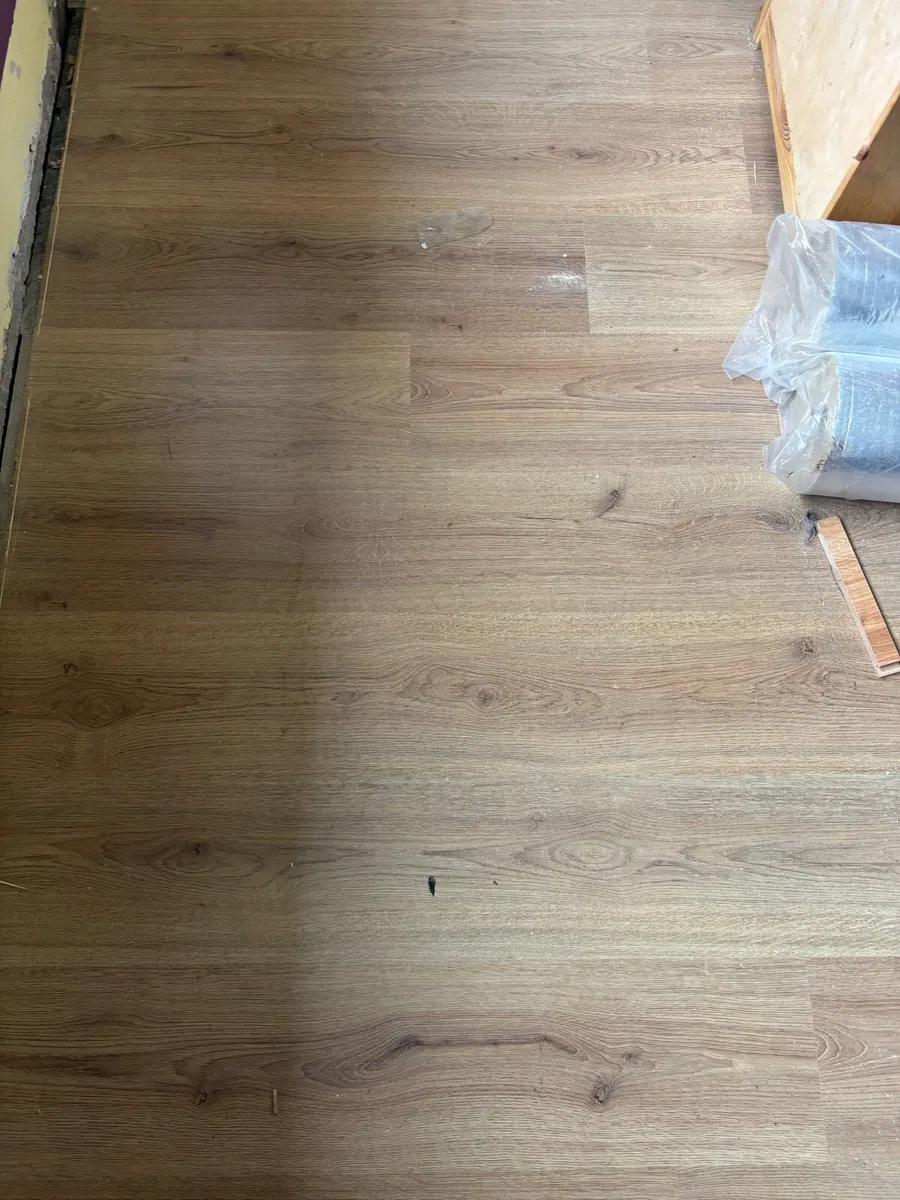 Laminate flooring - Image 2