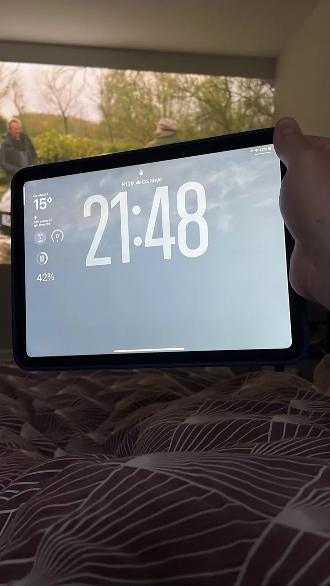 iPad 10 th generation 64gb - Image 1