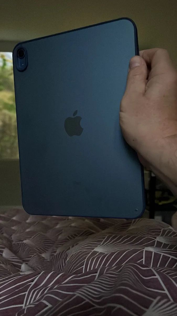 iPad 10 th generation 64gb - Image 2