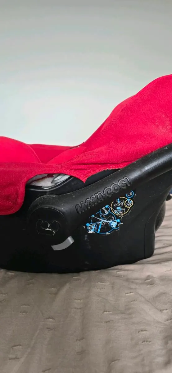 Maxi Cosi Car seat - Image 3