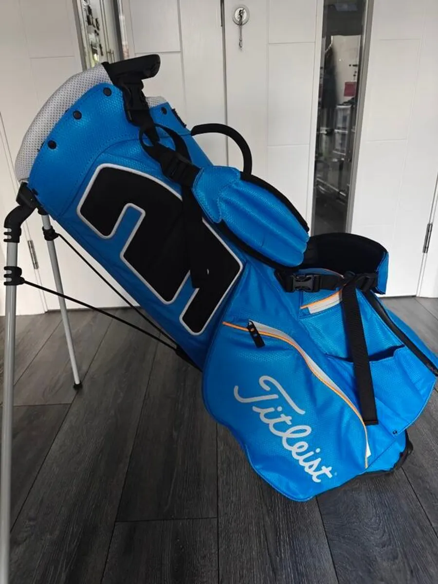 Titlest Stand Bag - Image 1