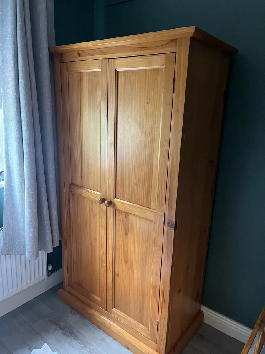 Child set or Pine bedroom furniture excellent - Image 3