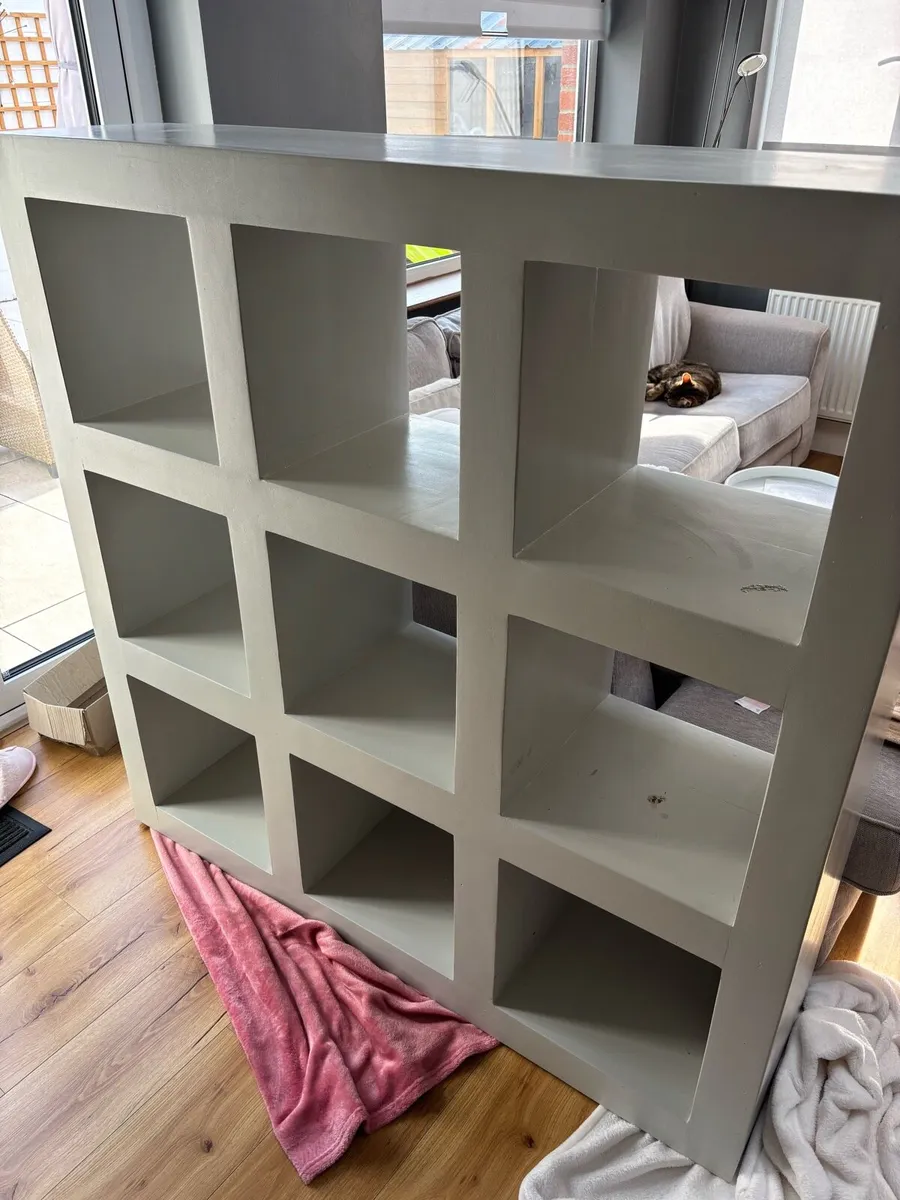 Mahogany display stand - Image 2