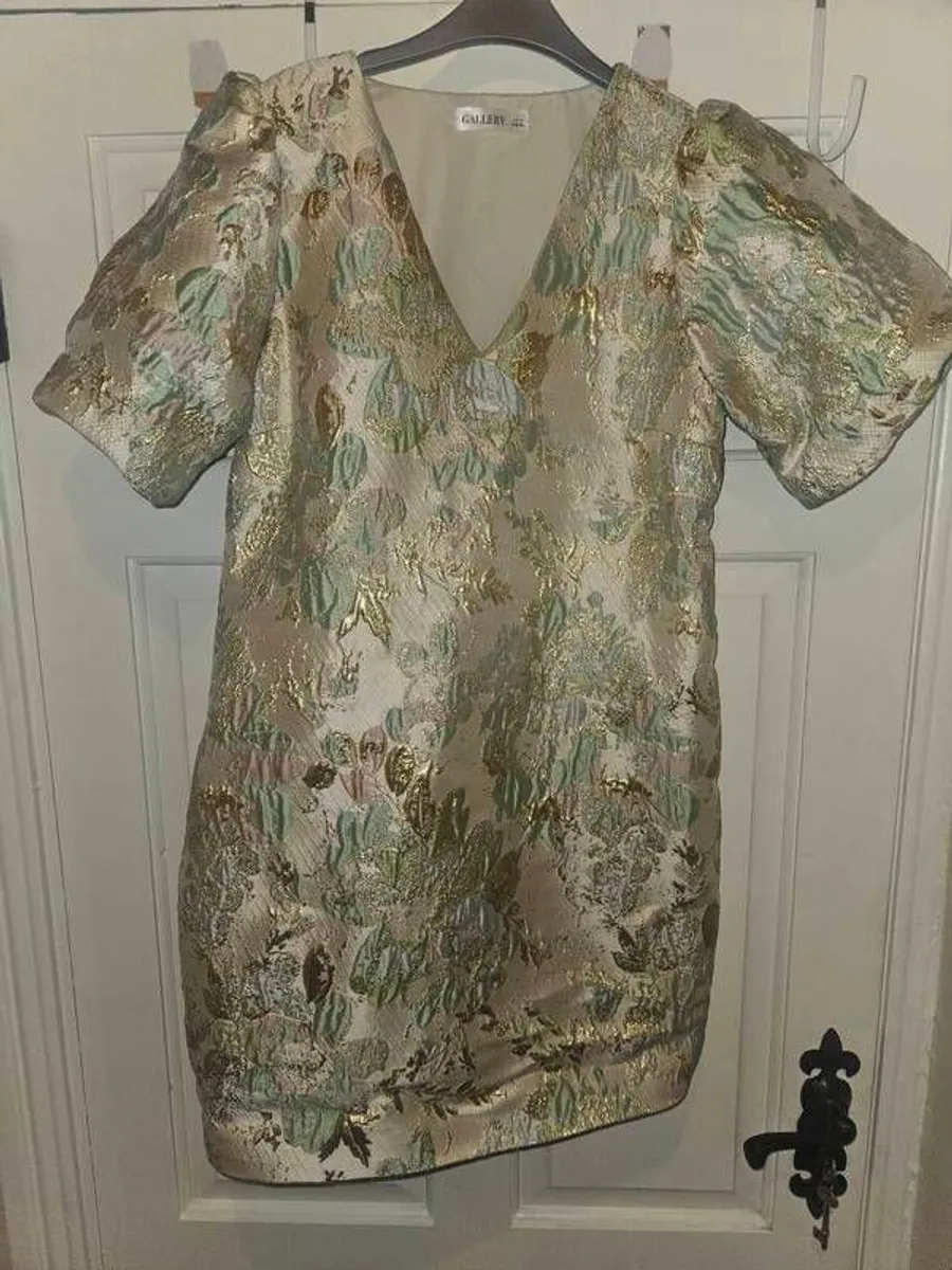 Gallery dress - Image 1