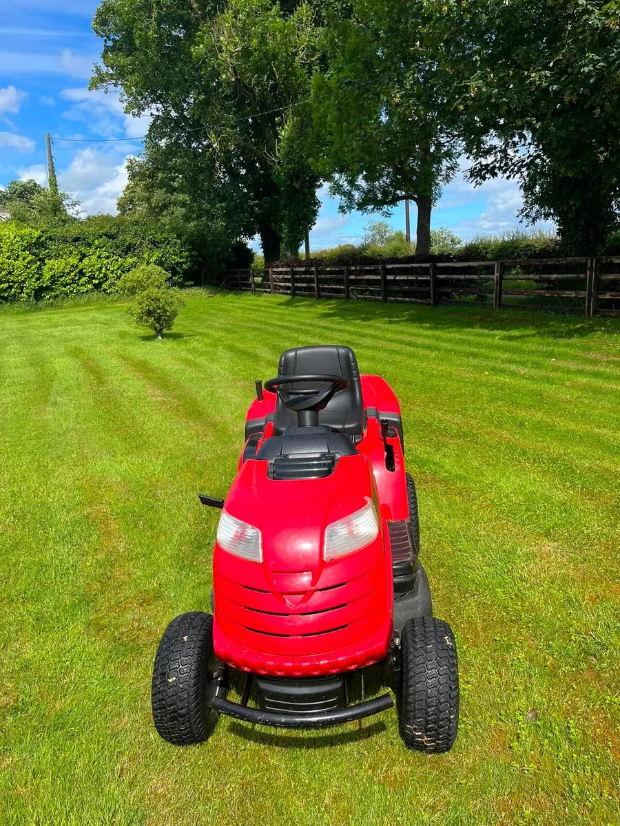 Mountfield ride on mower - Image 2