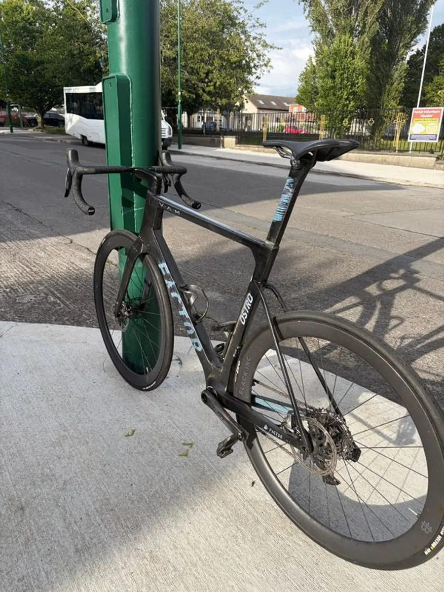 Factor ostro Vam Road Bike - Image 1