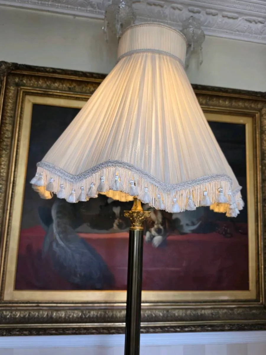 Vintage brass standard lamp - Image 2