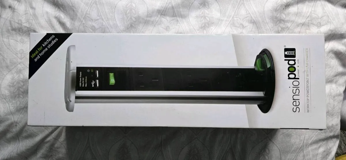 Worktop powerpoint with USB charger - Image 1