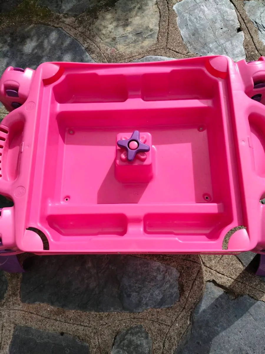 MEGA Bloks Build 'N Learn Table in a pink and purp - Image 3
