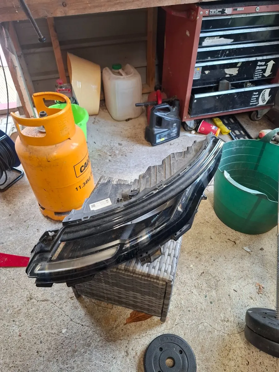 Head lights - Image 2