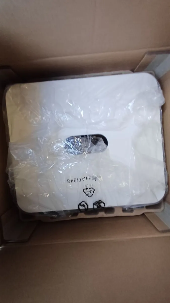 Huawei 5kw Hybrid Inverter - Image 2