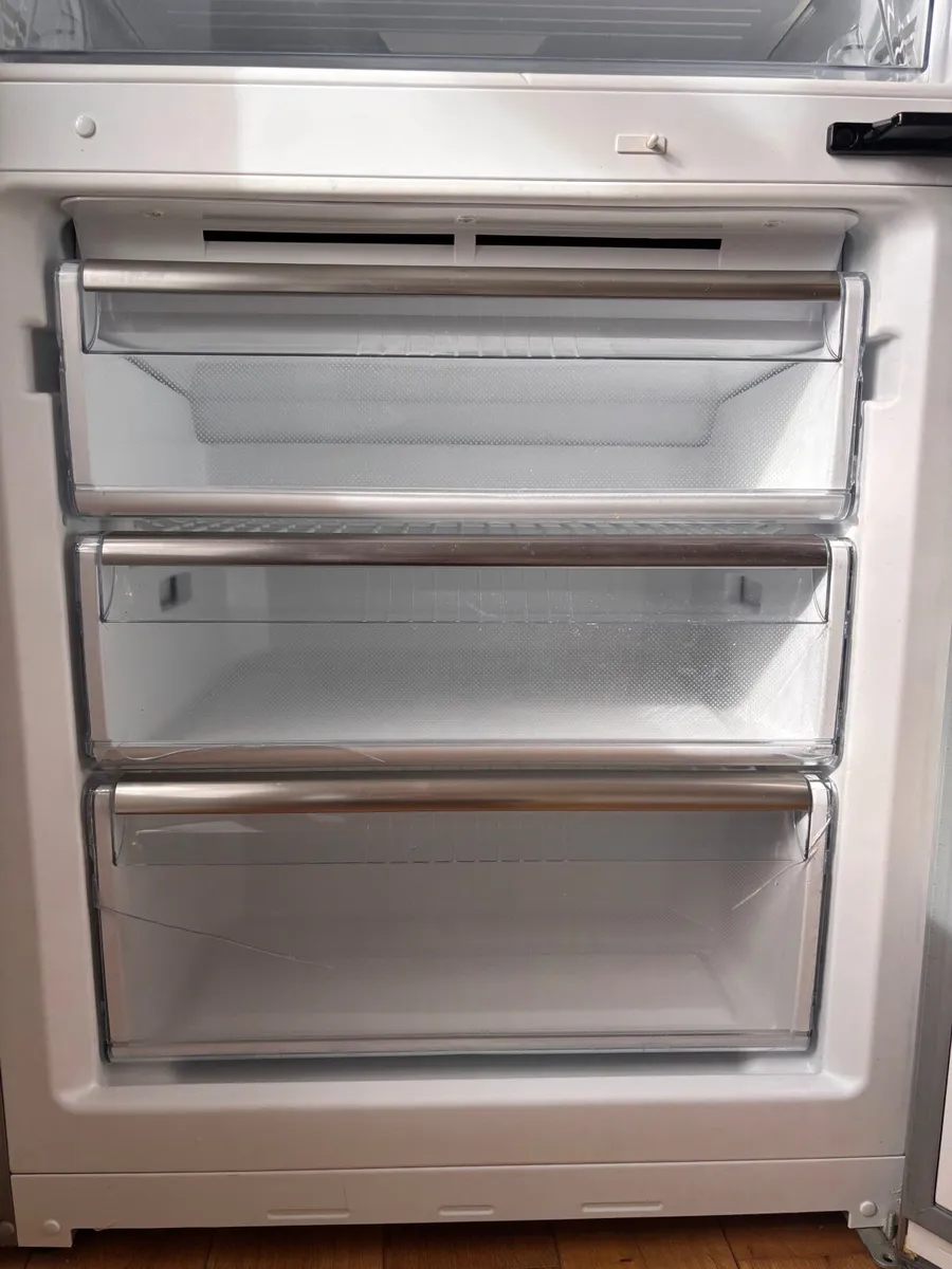 Siemens Free-standing Fridge Freezer  in Galway - Image 3