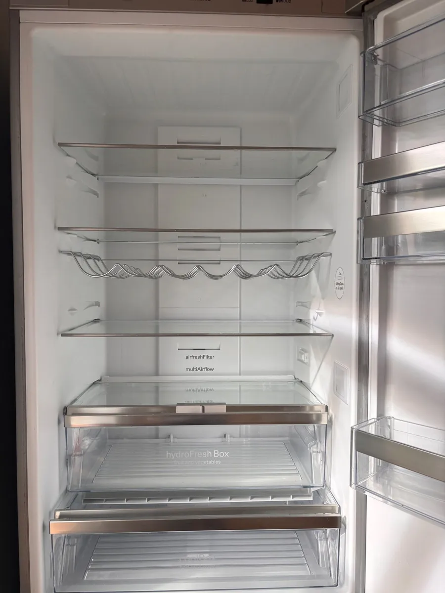 Siemens Free-standing Fridge Freezer  in Galway - Image 4